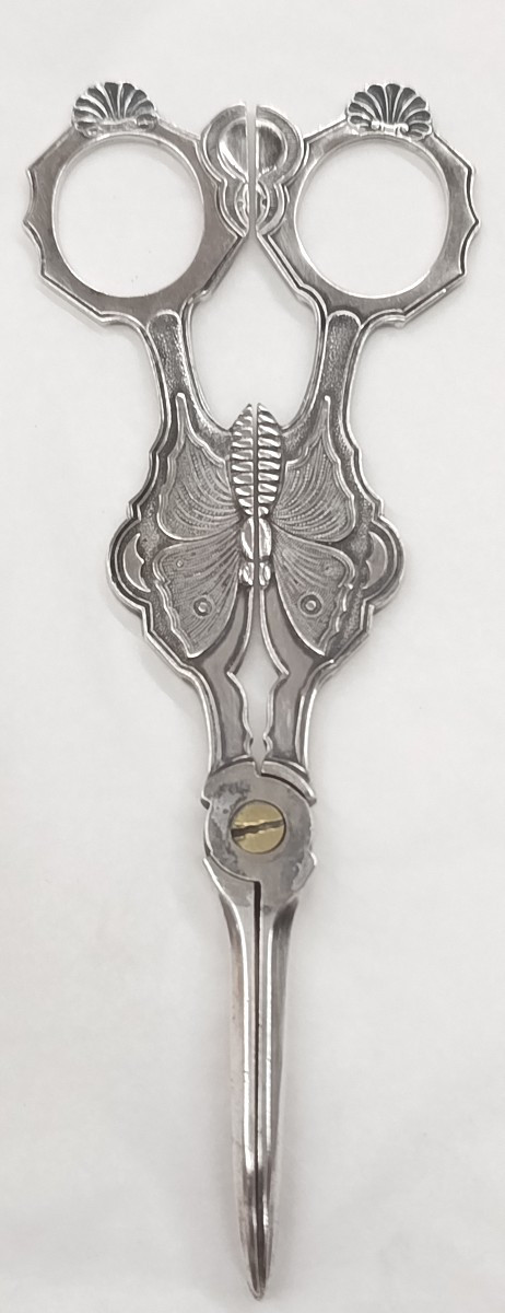 Pair Of Silver-plated Metal Scissors With Butterfly Decoration -photo-3