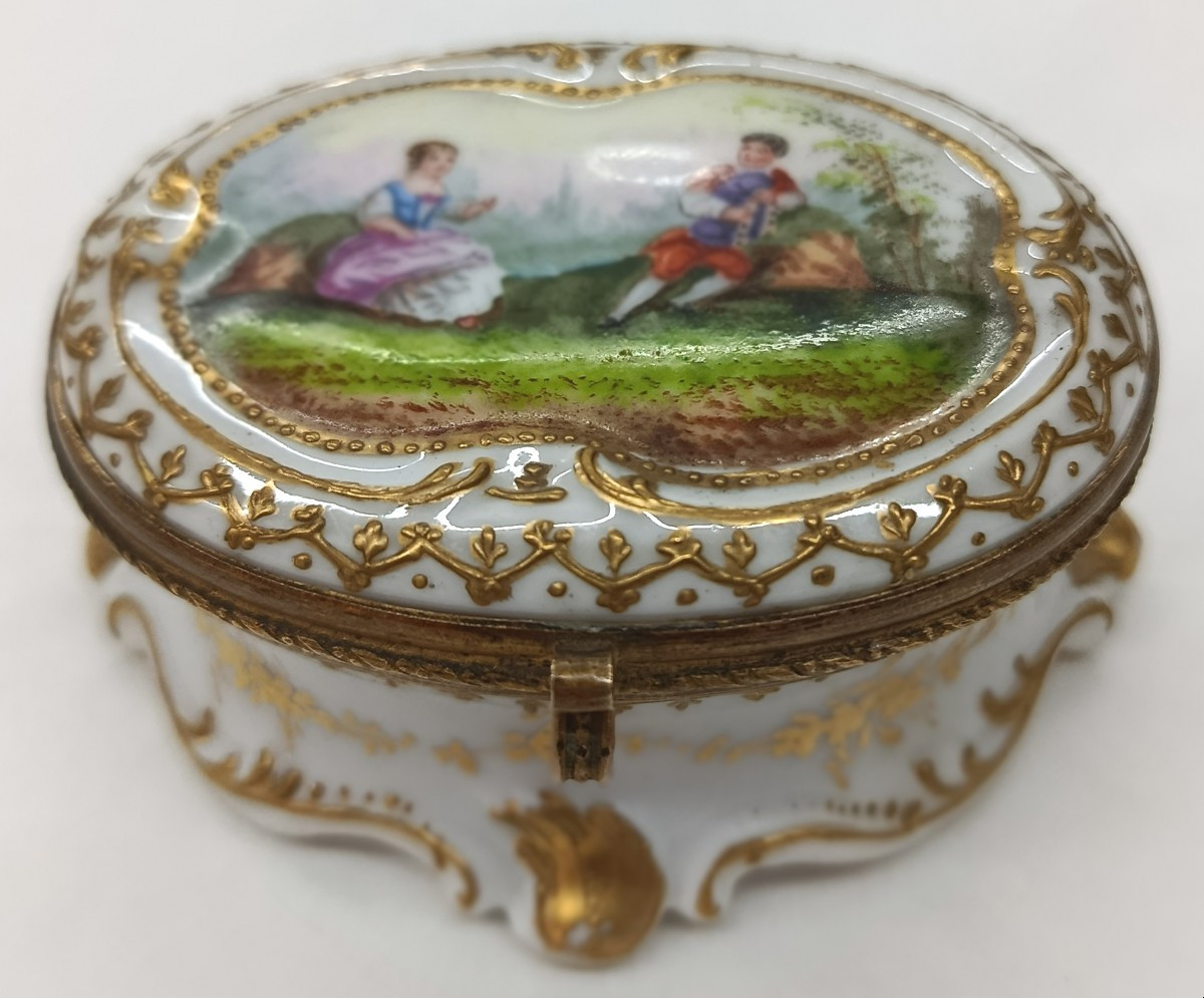 Porcelain Box Decorated With A Gallant Scene, 19th Century-photo-2