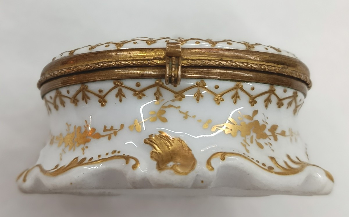 Porcelain Box Decorated With A Gallant Scene, 19th Century-photo-3