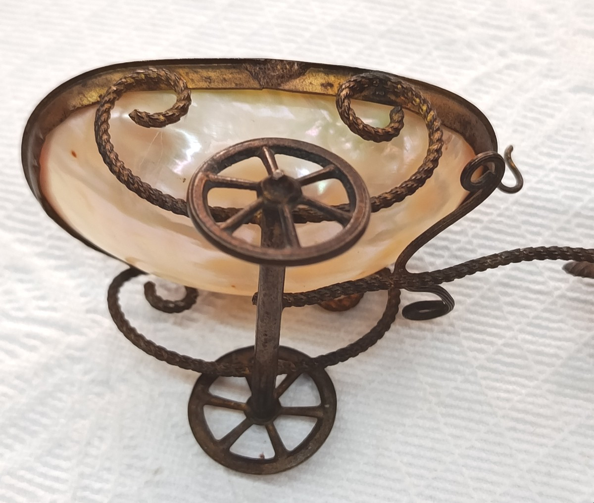 Ring Holder "goat Harness" Mother-of-pearl And Brass 19th Century-photo-4