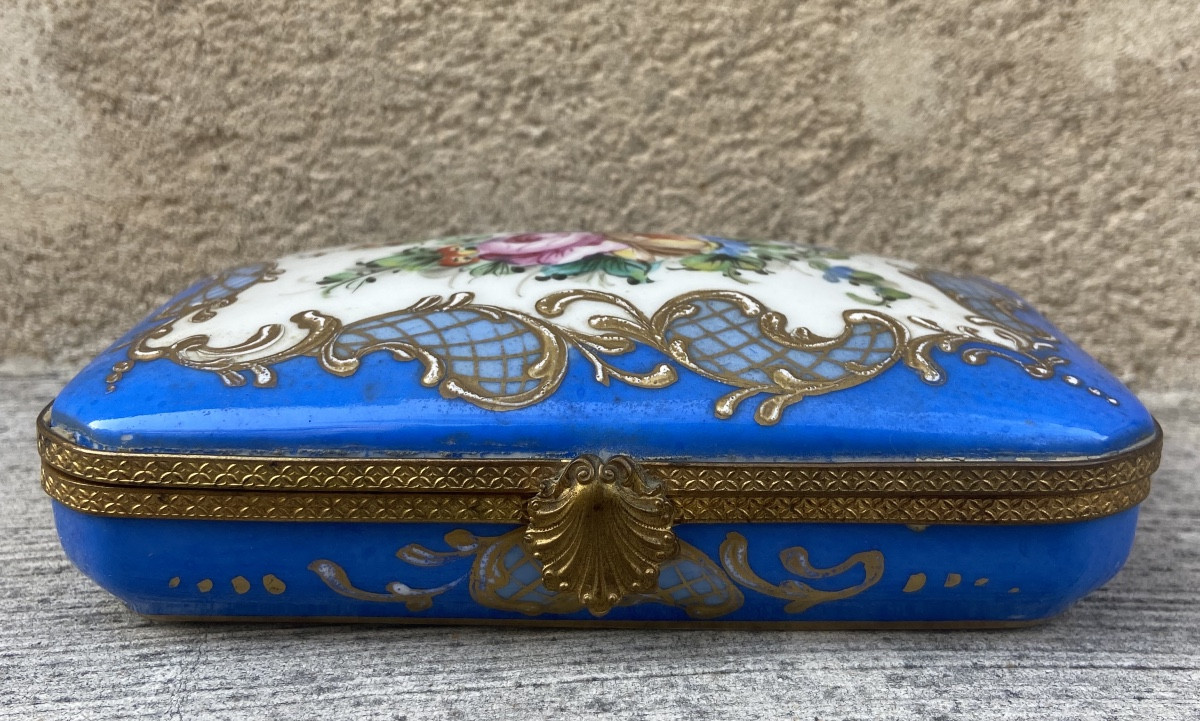Boîte en porcelaine de Paris-photo-1