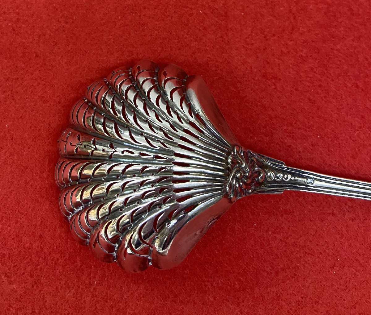 Silver Shaker With Minerva Hallmark-photo-4