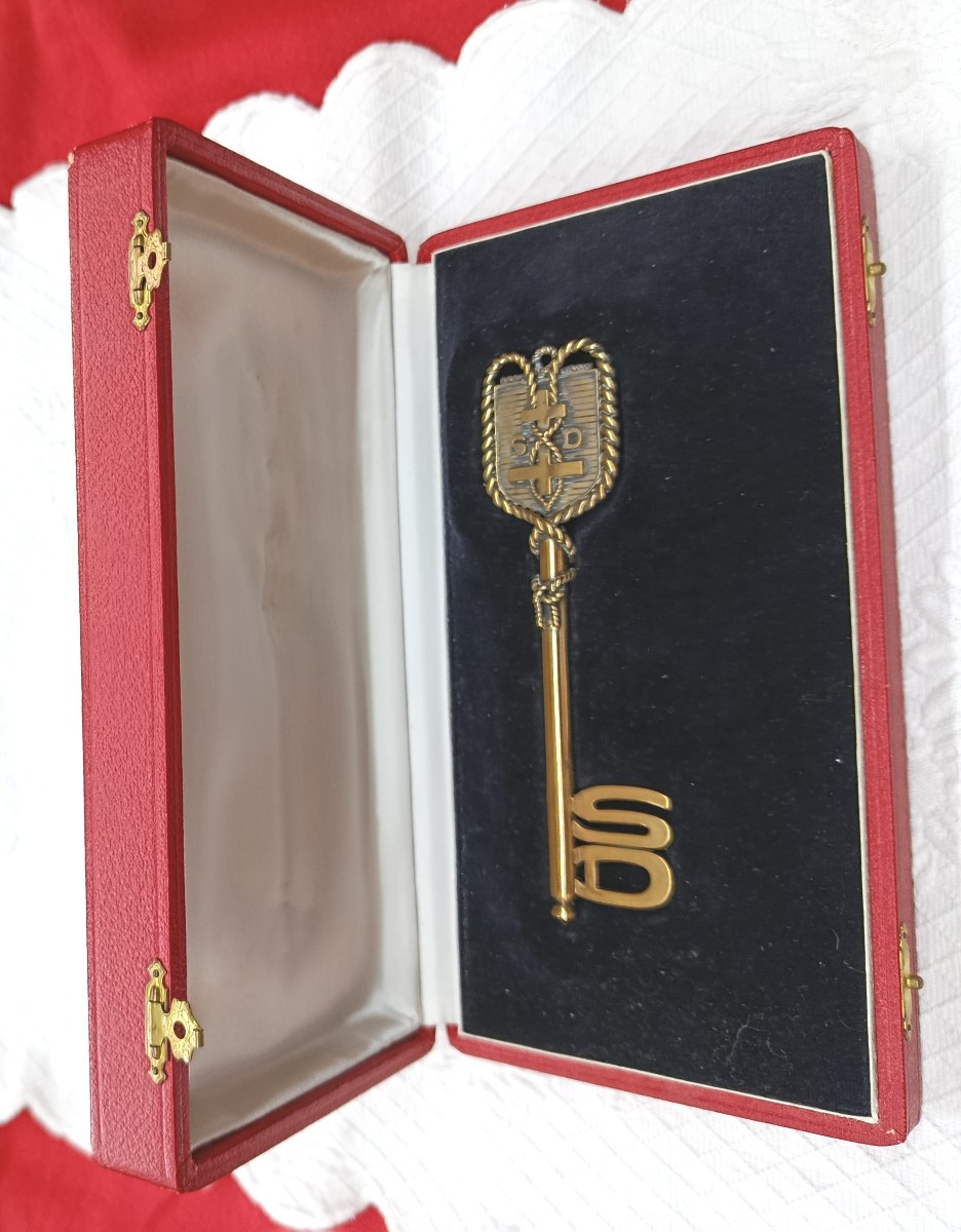 Keys To The City Of St Dié-des-vosges, Minerva Hallmark-photo-2