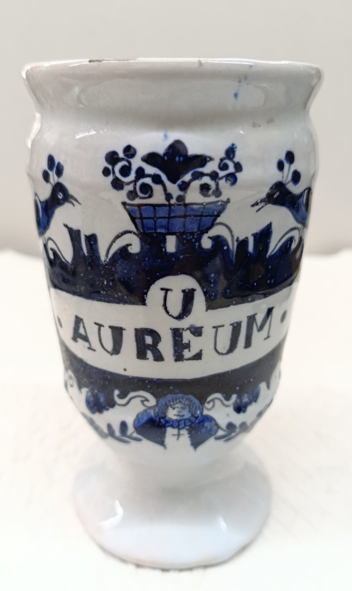 Apothecary Jar U. Aureum XIX