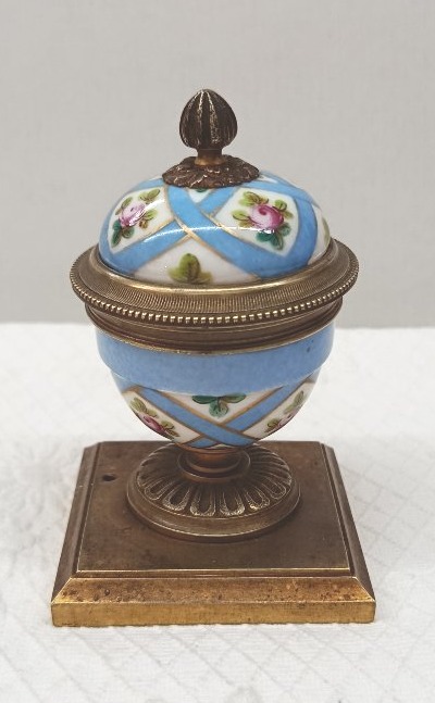 Encrier en bronze et porcelaine de Paris XIX