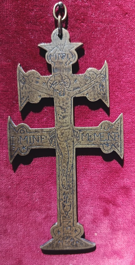 Croix de Pèlerin ou Croix de Caravaca en bronze 17 ème ?-photo-1