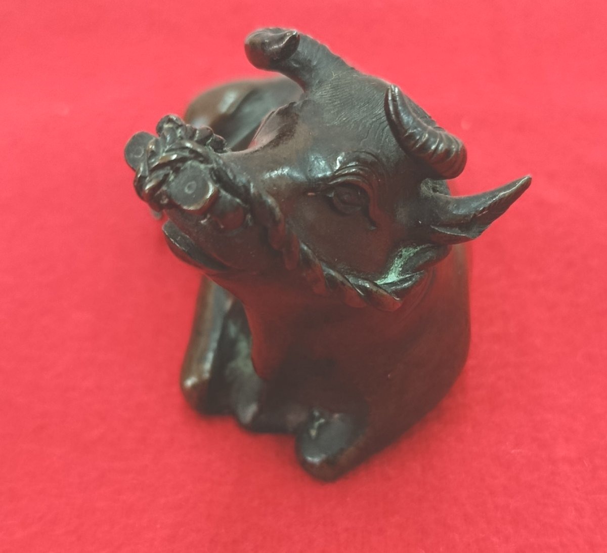 Buffle couché en bronze XIX Asie-photo-1