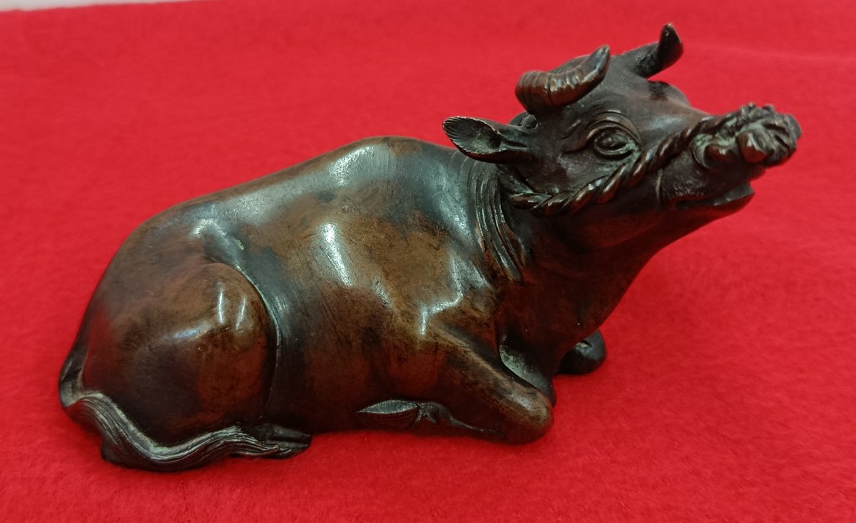 Buffle couché en bronze XIX Asie