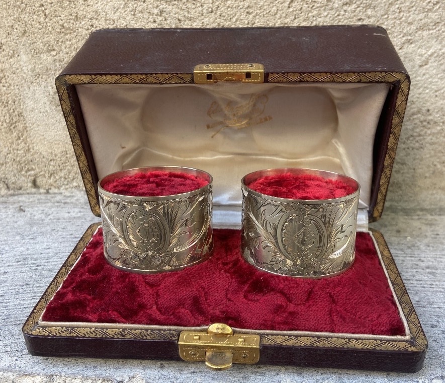Paire de ronds de serviette en vermeil XIX