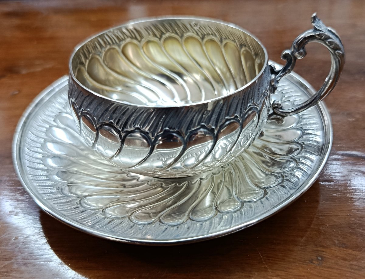 Petite tasse et sa sous-tasse en Argent XIX