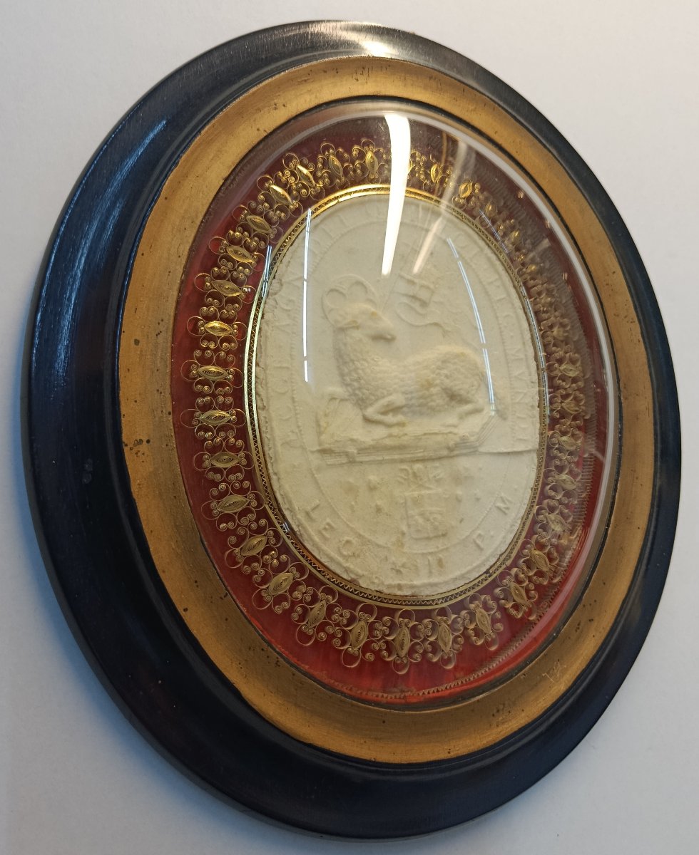 "agnus Dei" Reliquary In An Oval Medallion, 19th Century-photo-3
