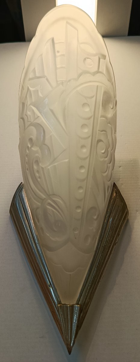 Pair Of Art Deco Wall Sconces Made Of Molded Pressed Glass, 1930-photo-2