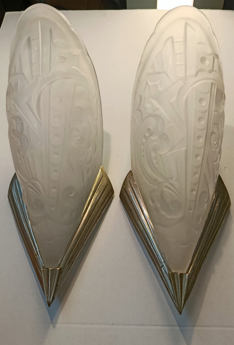 Pair Of Art Deco Wall Sconces Made Of Molded Pressed Glass, 1930