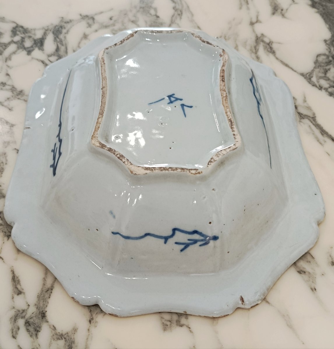 Plat en faience de Delft décor animé XIX-photo-1