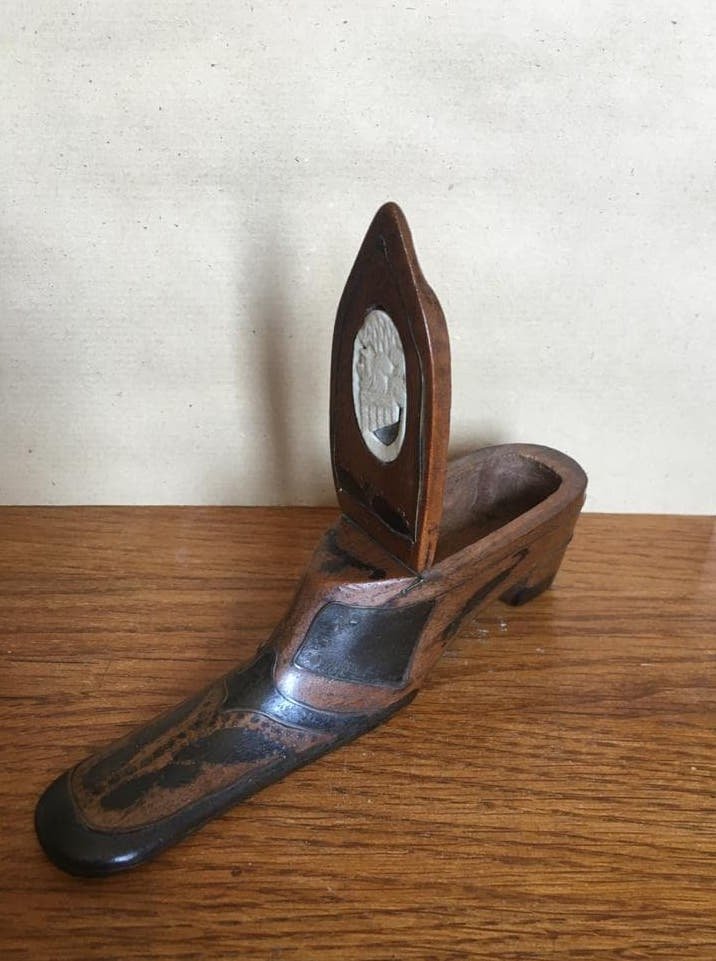 Shoe-shaped Snuff Bottle-photo-3