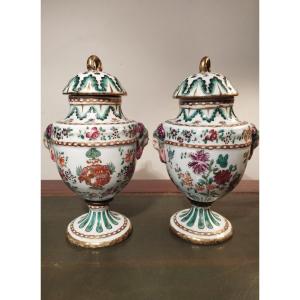 Pair Of Old Paris Porcelain Covered Pots