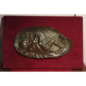 1897 Joé Descomps Bronze Bas Relief "baby Playing With His Rattle"