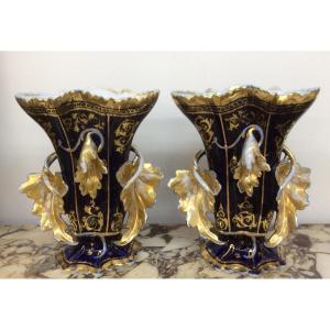 Paire de vases en porcelaine de Paris XIXème