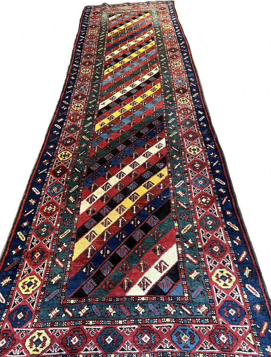 Tapis de couloir "Kazak Gendge" vers 1880, à motif Bayadere raies multicolores