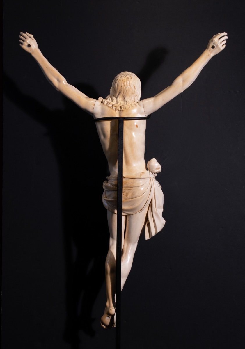 Grand et Exceptionnel Christ « Vivo » en Ivoire Sculpté.-photo-2