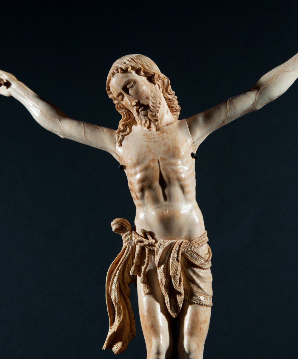 Large Christ In Ivory Carved. 17th Century -photo-4