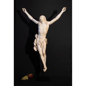 Large And Exceptional Christ “vivo” In Carved Ivory.