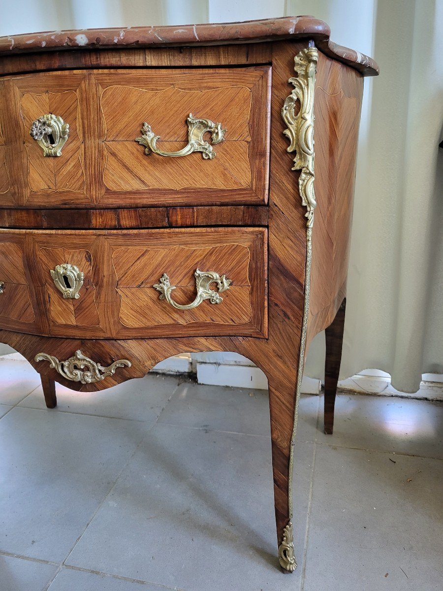 Commode Sauteuse  Estampillée  F Reizell Jme époque Louis XV  XVIII E-photo-3