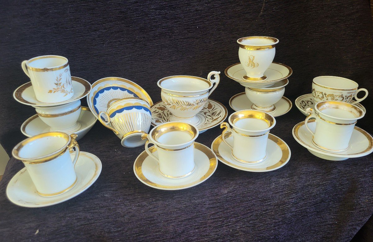 Set Of 11 Paris Porcelain Cups Restoration Period Early 19th Century -photo-5