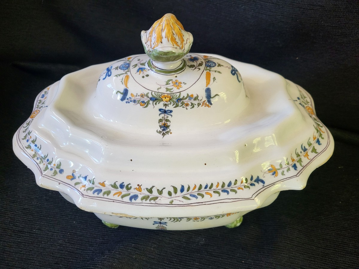 Moustiers Earthenware Vegetable Dish From The 18th Century -photo-3