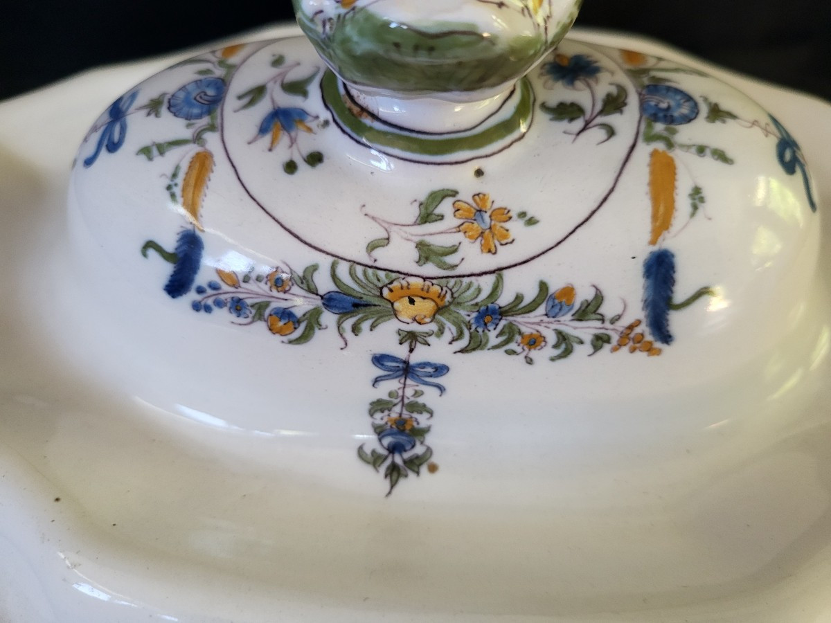 Moustiers Earthenware Vegetable Dish From The 18th Century -photo-4