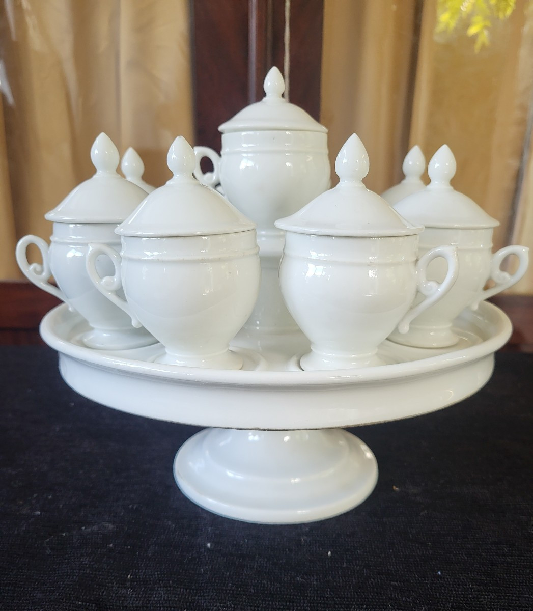 Service  a crèmes   porcelaine  époque Louis Philippe  XIXe 