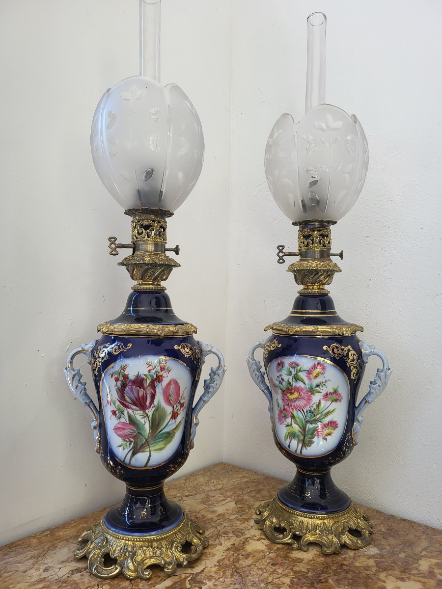Pair Of Large Paris Porcelain And Bronze Oil Lamps, Napoleon III Period -photo-2