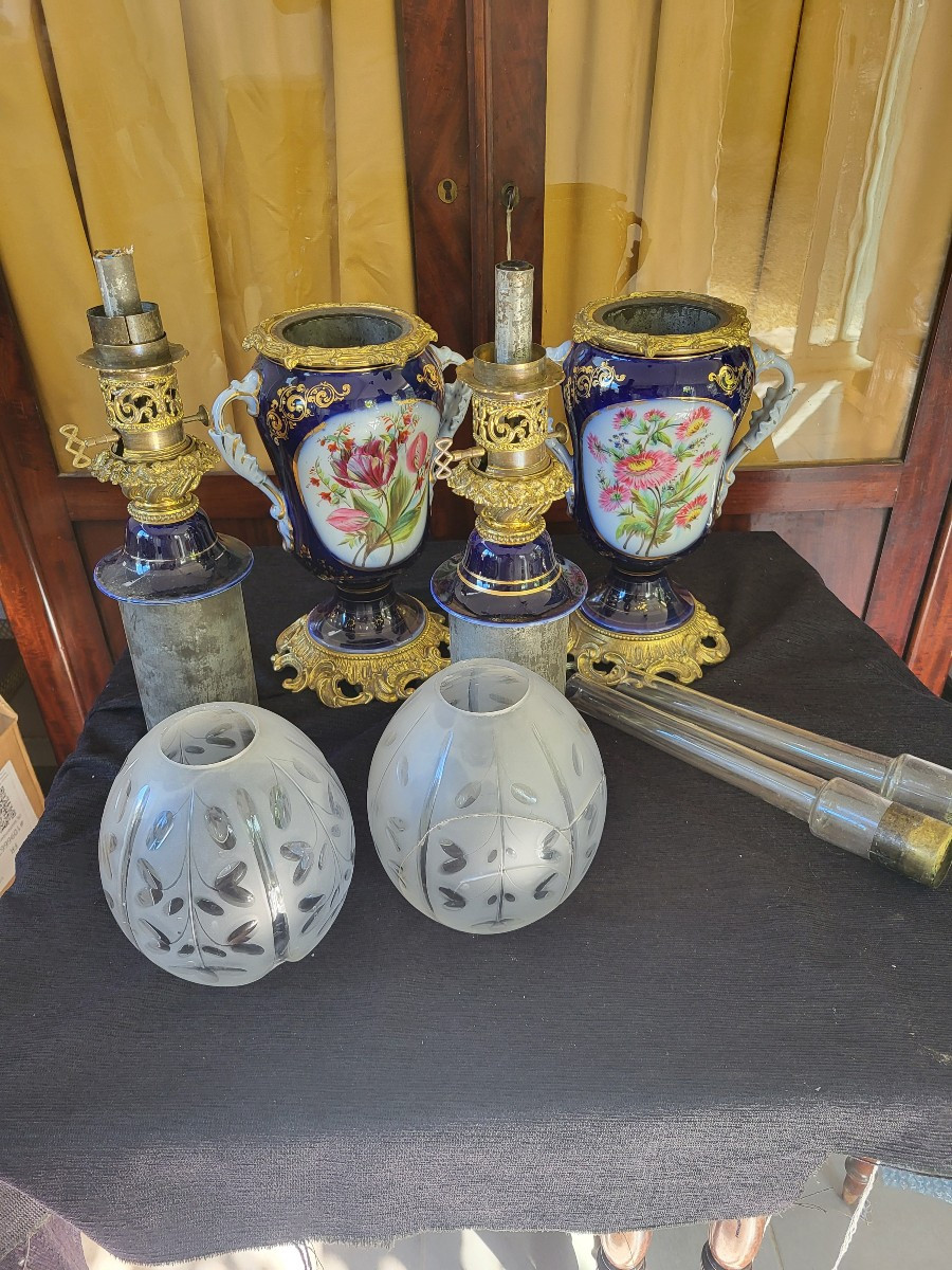 Pair Of Large Paris Porcelain And Bronze Oil Lamps, Napoleon III Period -photo-3