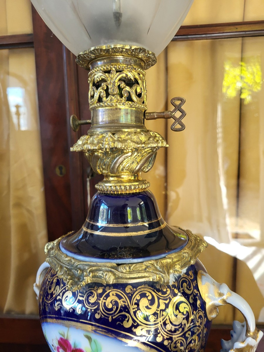 Pair Of Large Paris Porcelain And Bronze Oil Lamps, Napoleon III Period -photo-3