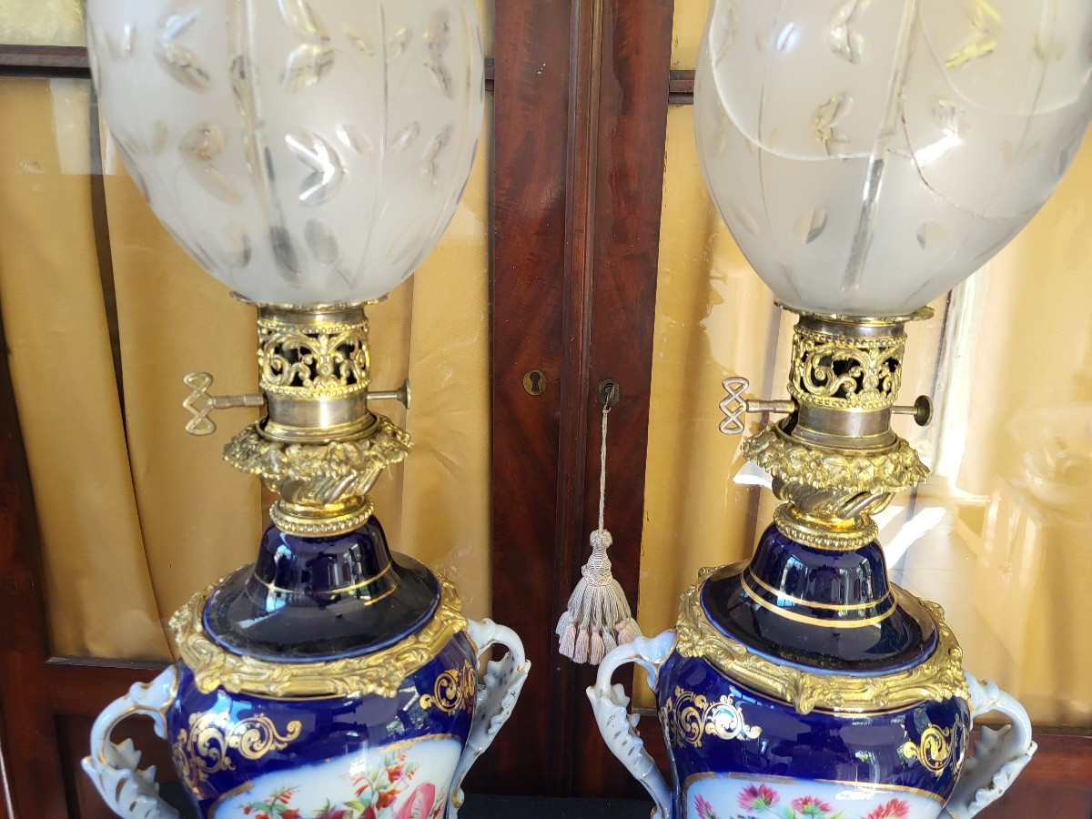 Pair Of Large Paris Porcelain And Bronze Oil Lamps, Napoleon III Period -photo-4