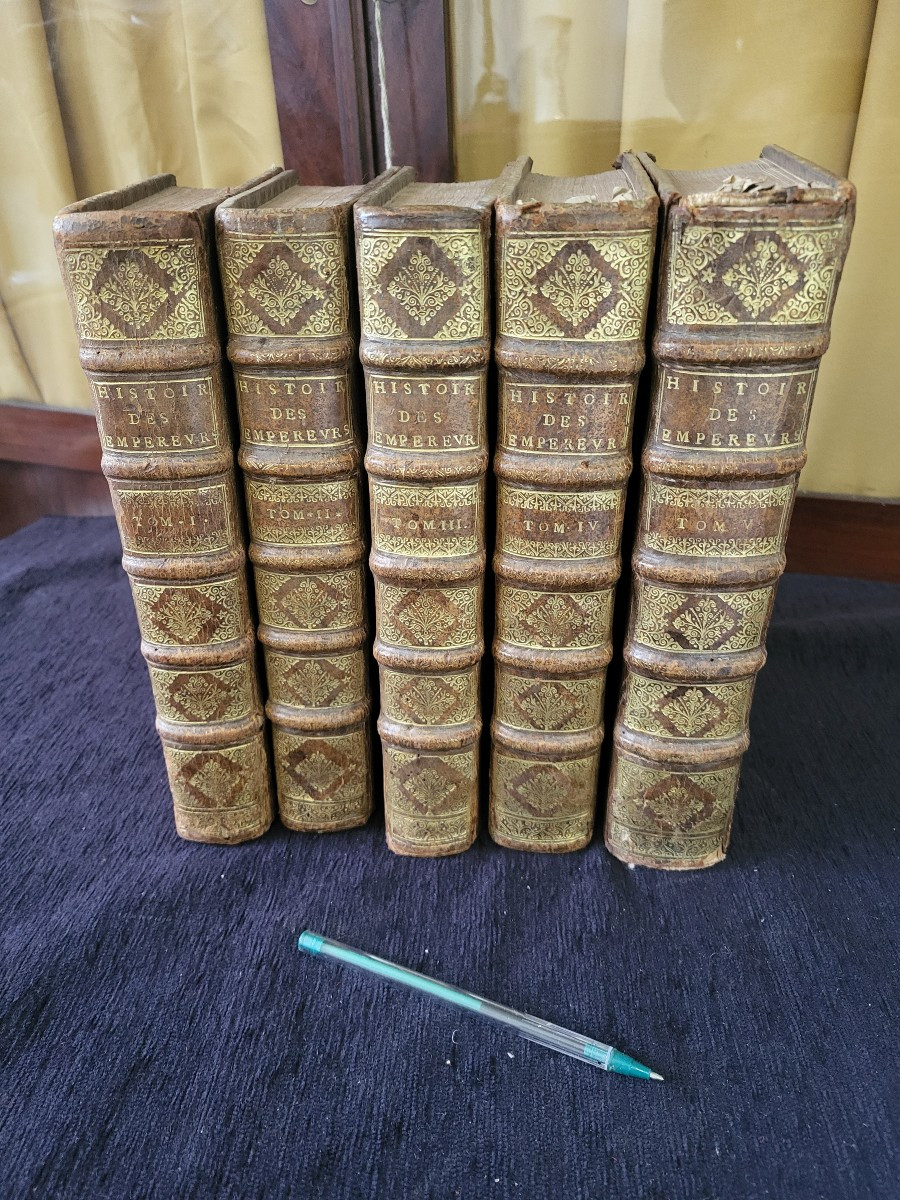 ensemble  de 5 volumes Histoire des Empereurs 1700-photo-4