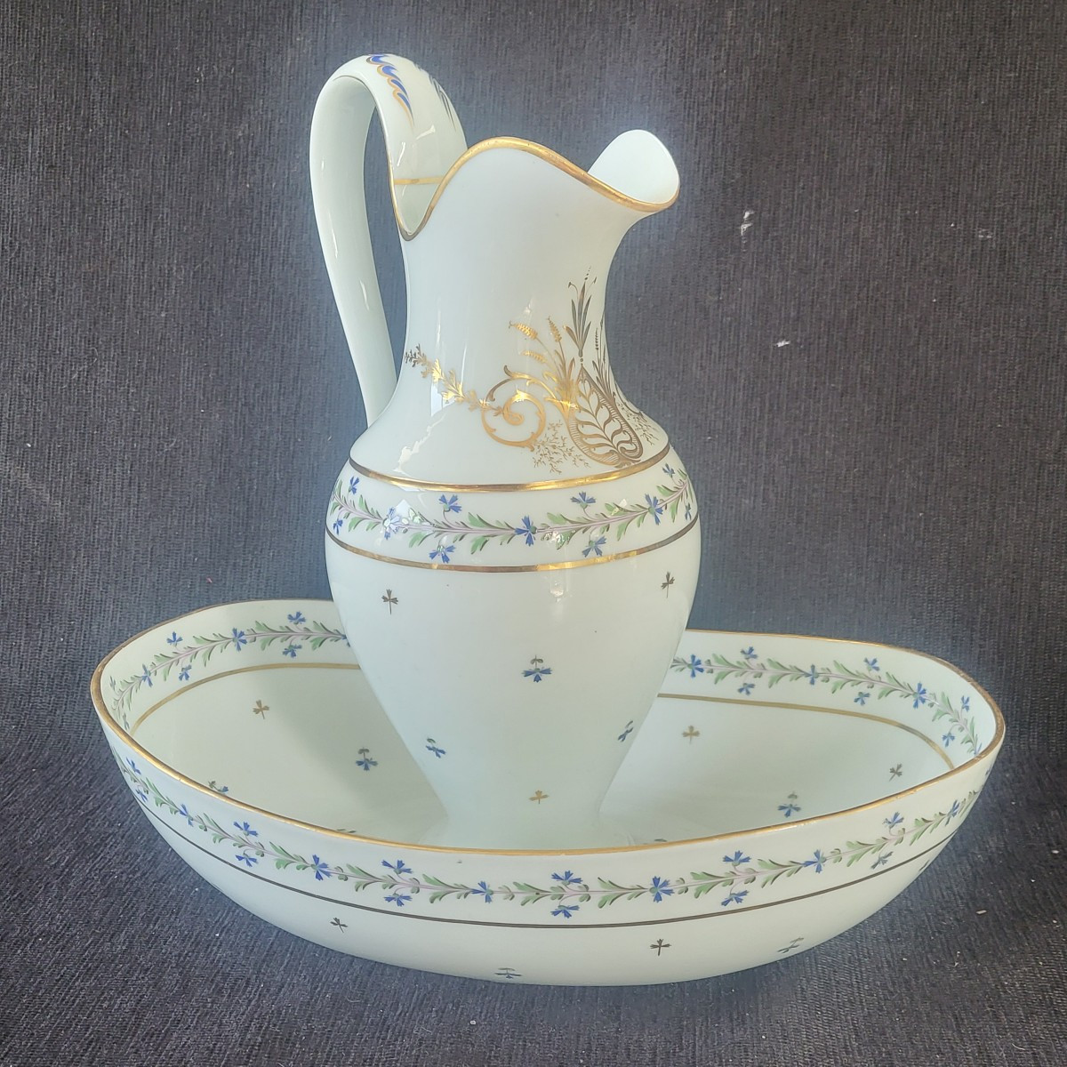 Service  de toilette  porcelaine  au barbeau époque Louis XVI fin XVIII e -photo-2