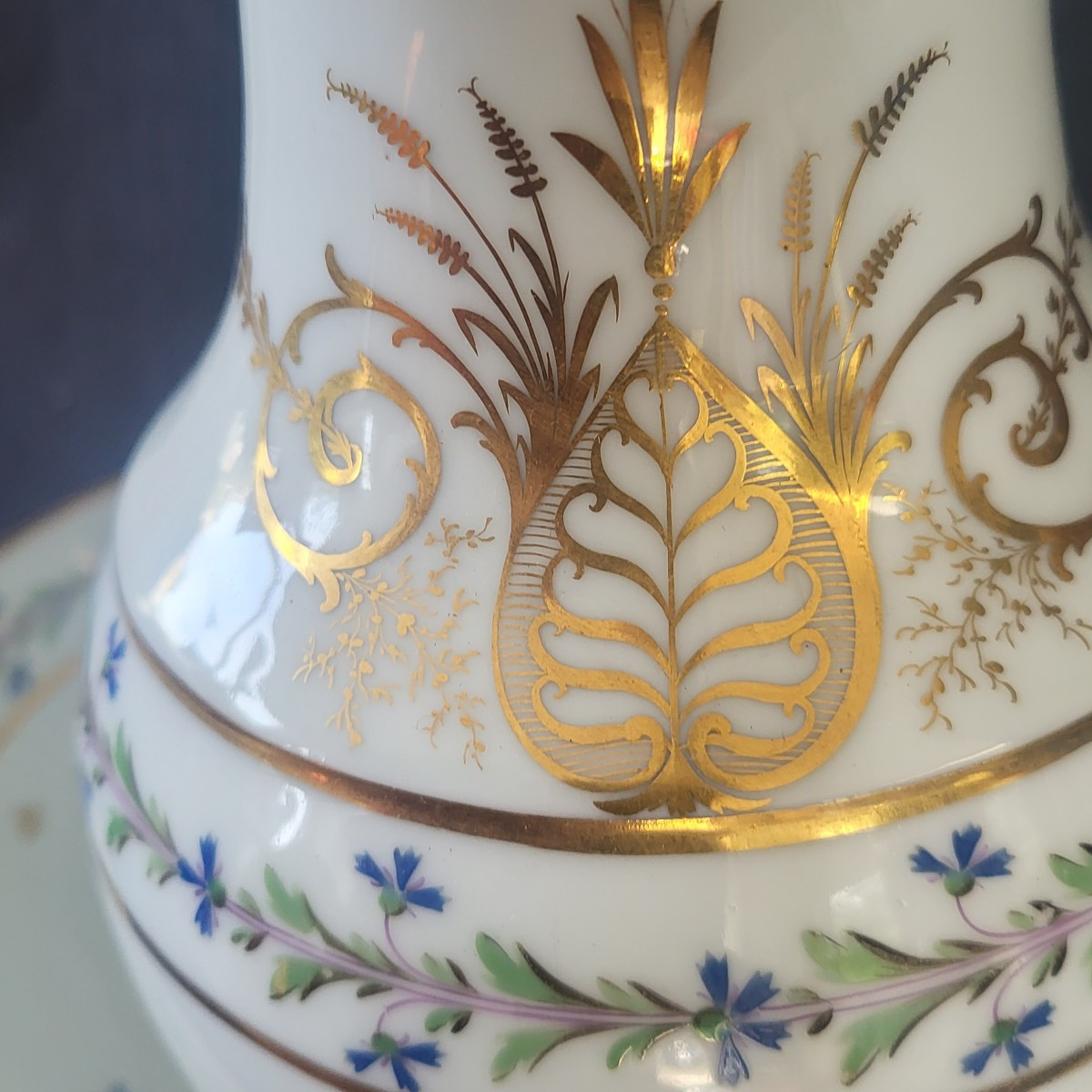 Service  de toilette  porcelaine  au barbeau époque Louis XVI fin XVIII e -photo-2