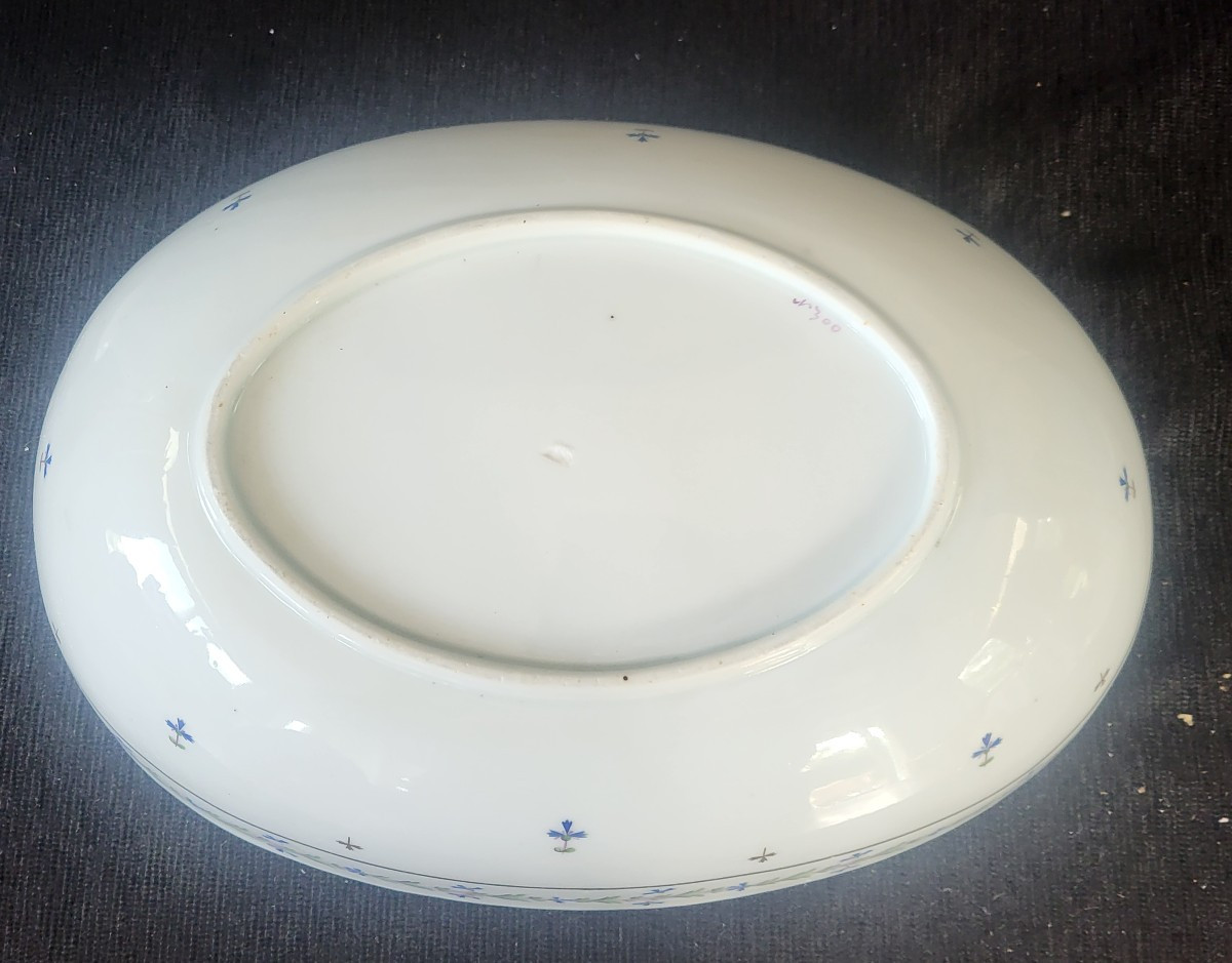 Service  de toilette  porcelaine  au barbeau époque Louis XVI fin XVIII e -photo-5