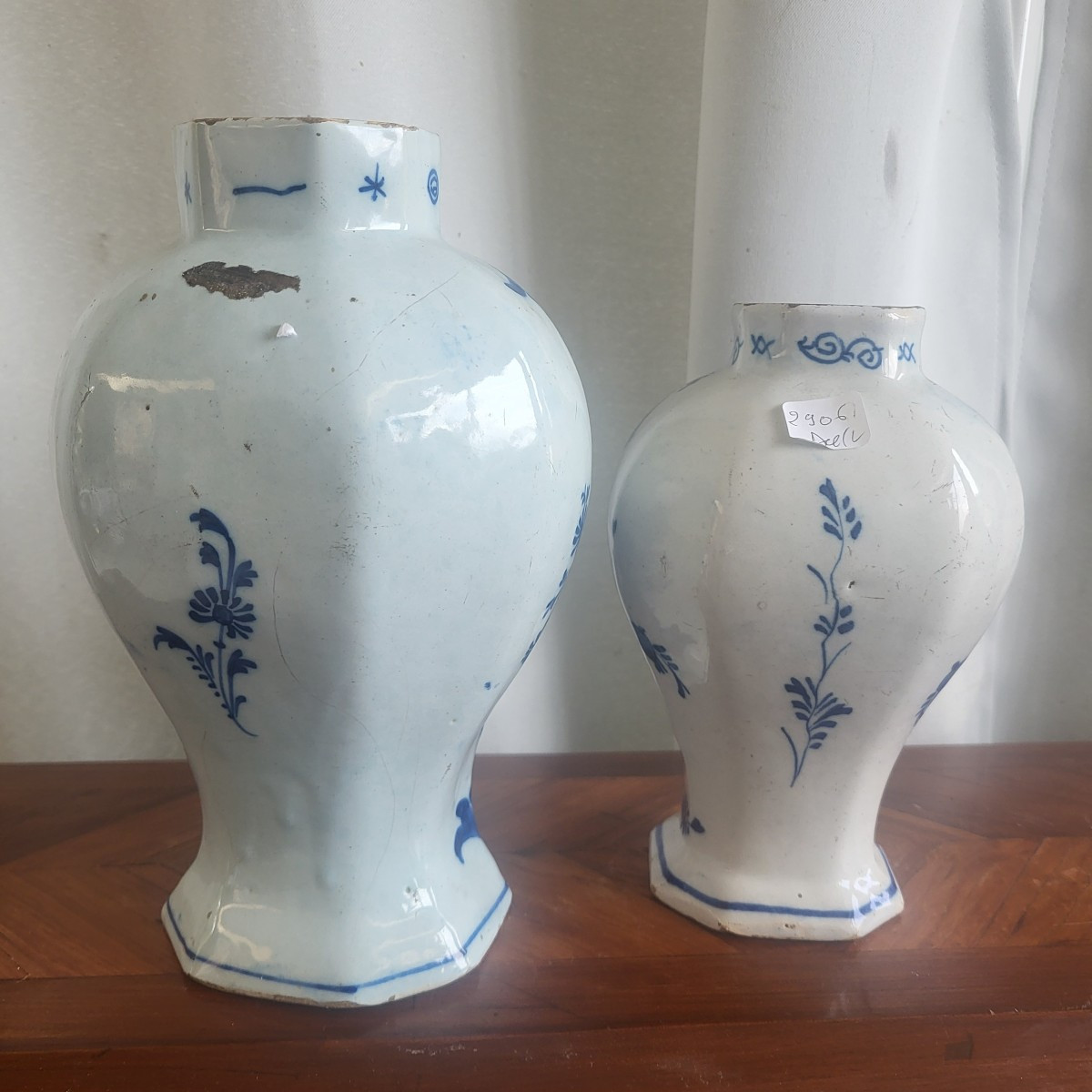 Two Delft Vases, 18th/19th Century -photo-2