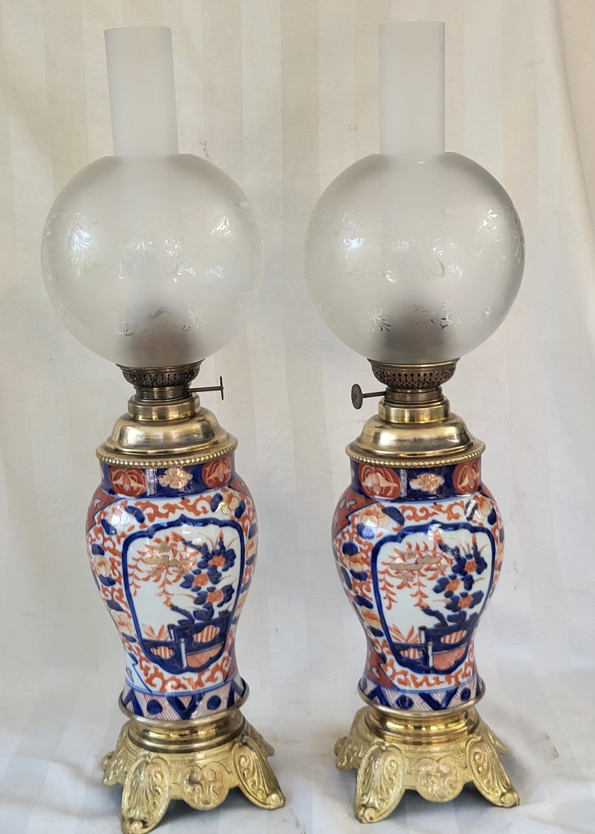 Paire de  lampes porcelaine Imari  Japon  XIXe siècle 