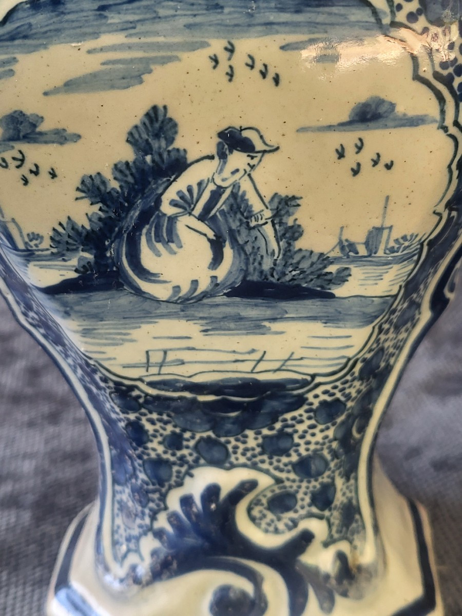 Paire de vases balustre Delft époque XVIII e -photo-3