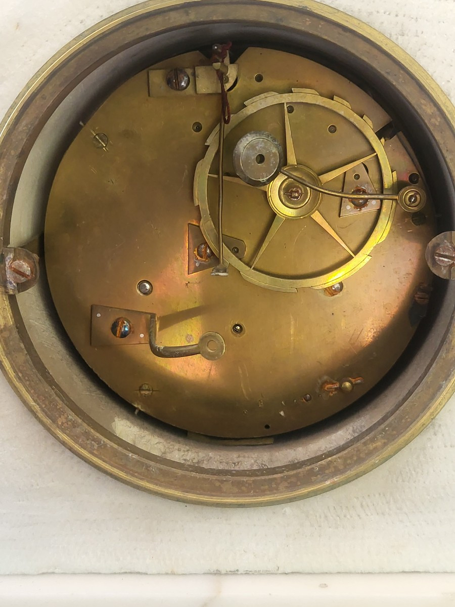 Pendule   marbre et bronze doré  signée Julien BELIARD époque Louis XVI XVIII e -photo-4