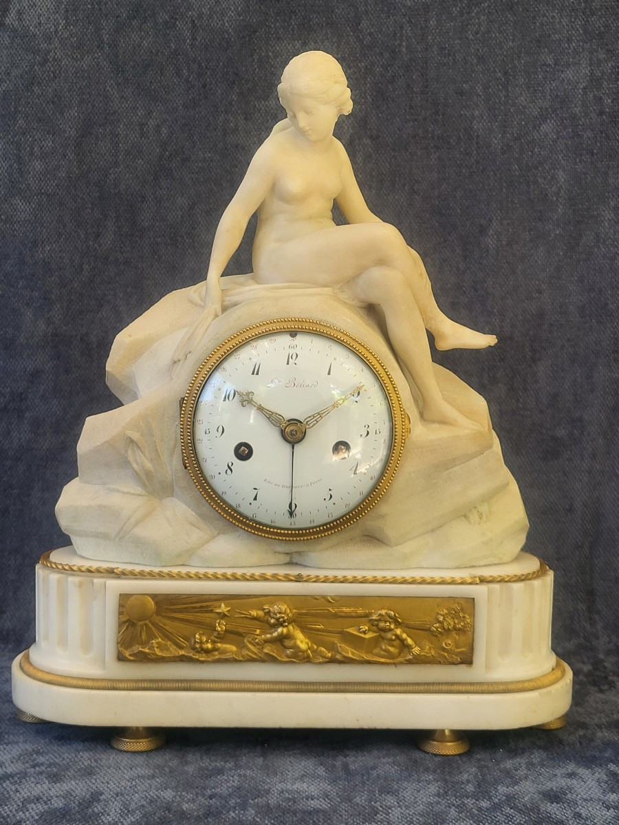 Pendule   marbre et bronze doré  signée Julien BELIARD époque Louis XVI XVIII e 