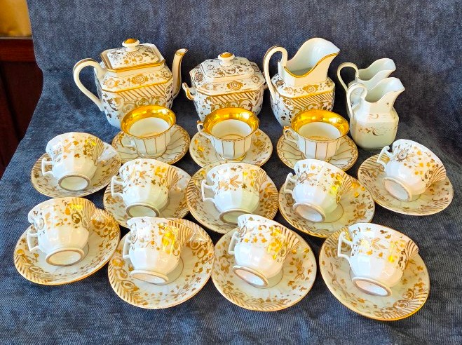 Service  à thé  porcelaine   dorée  époque Louis Philippe  XIXe 