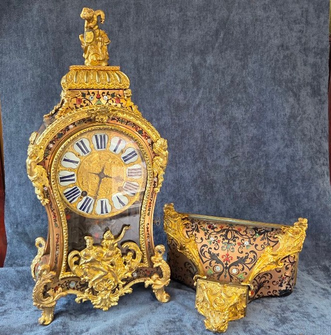 Cartel d' applique  marqueterie Boulle signé  De Lorme à Paris  époque  Régence 