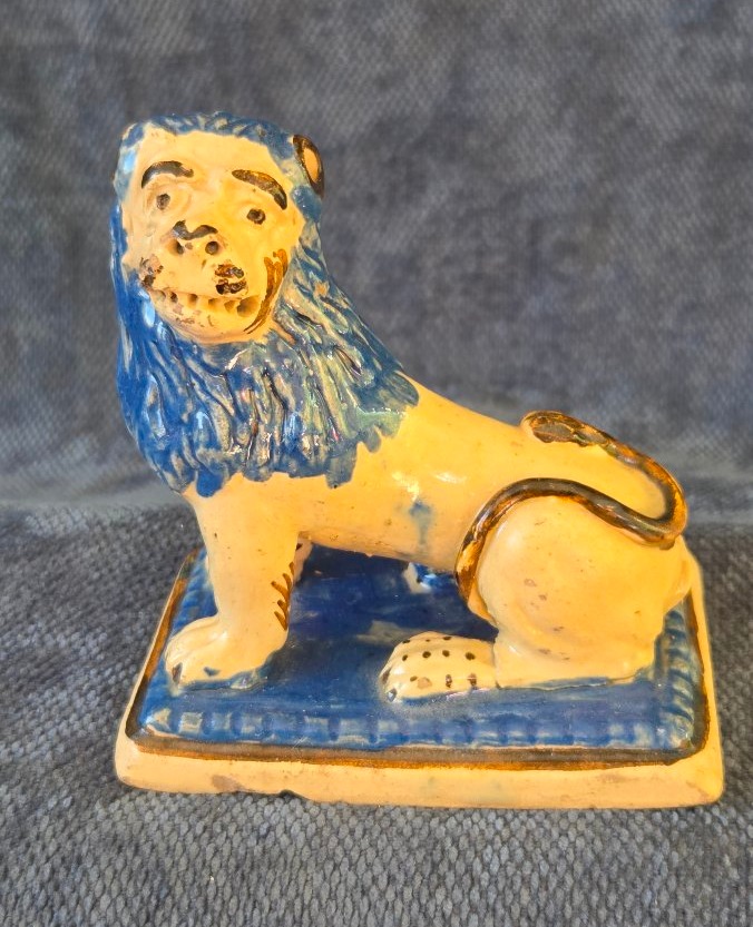 Lion faïence  de Rouen époque XVIIIe 
