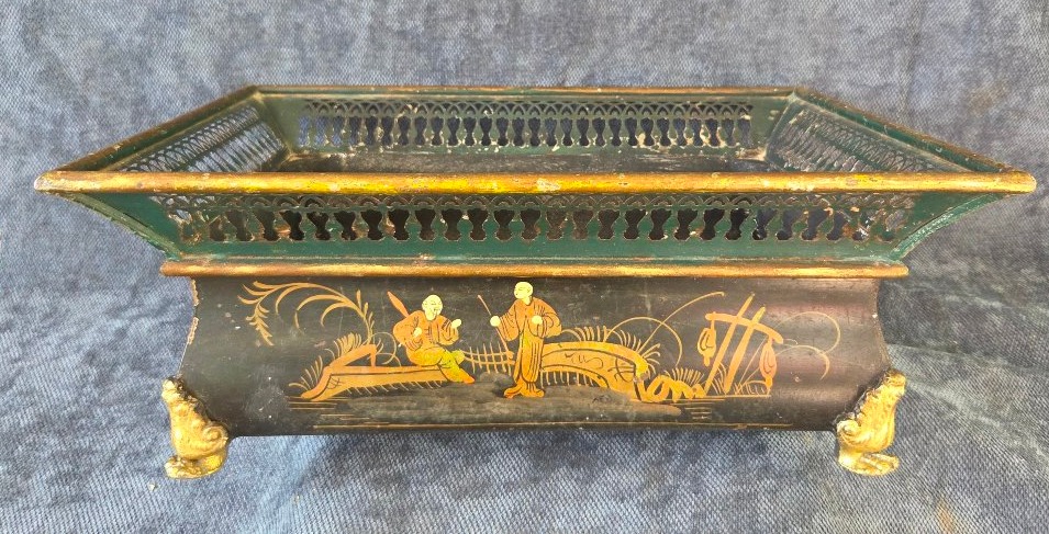 Early 19th-century Painted Sheet Metal Planter And Centerpiece -photo-3