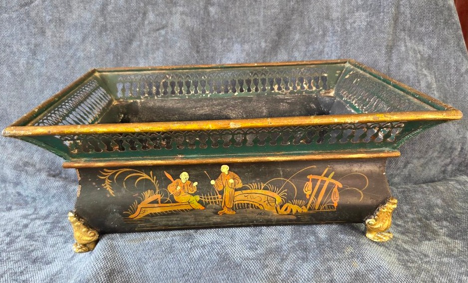 Early 19th-century Painted Sheet Metal Planter And Centerpiece -photo-7
