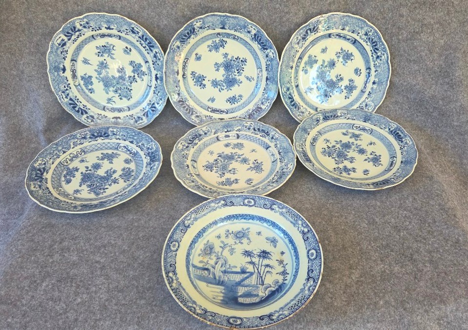 Ensemble  de 7 assiettes porcelaine  blanc bleu Chine XVIIIe-photo-8